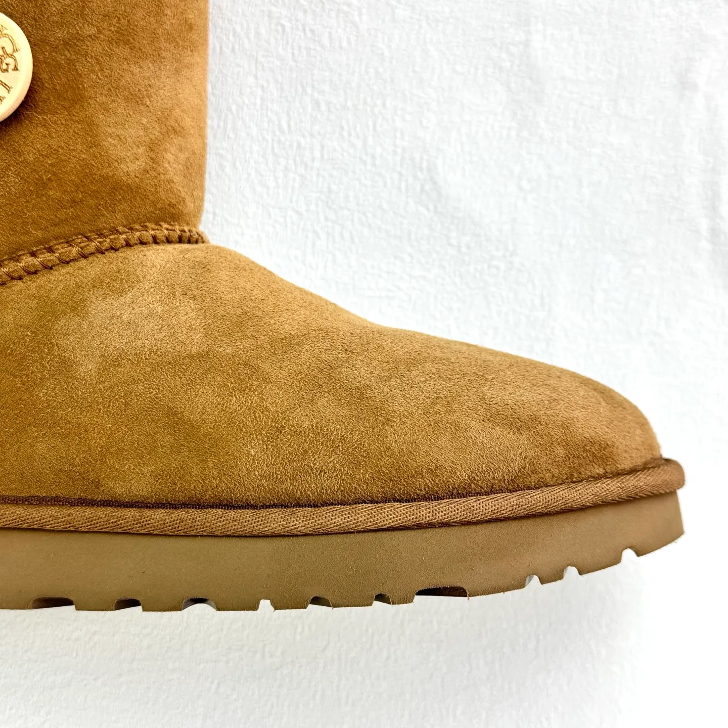 Local 💰460 UGG 6226 mid-tube wooden buckle, classic style of Longfeng fur, Size 35 36 37 38 39 40